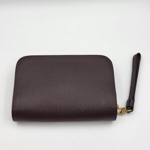 LOUIS VUITTON Taiga Baikal Clutch Bag Acajou..Authentic!!